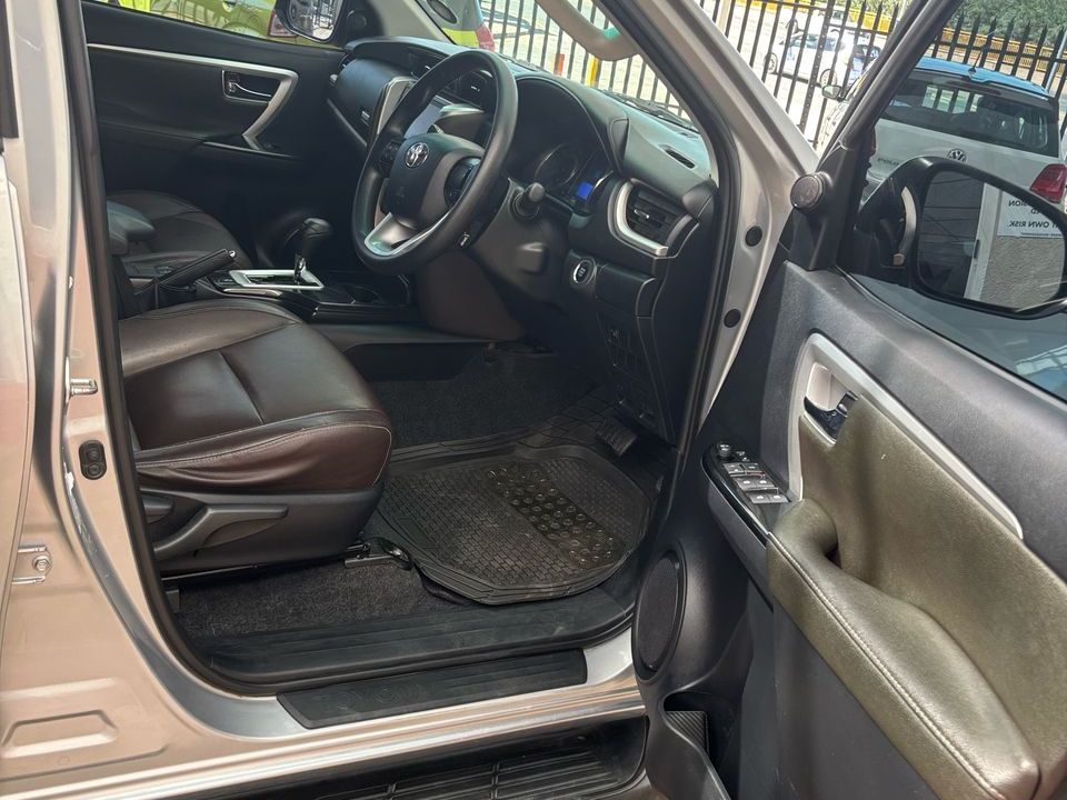 2019 Toyota Fortuner photo 11