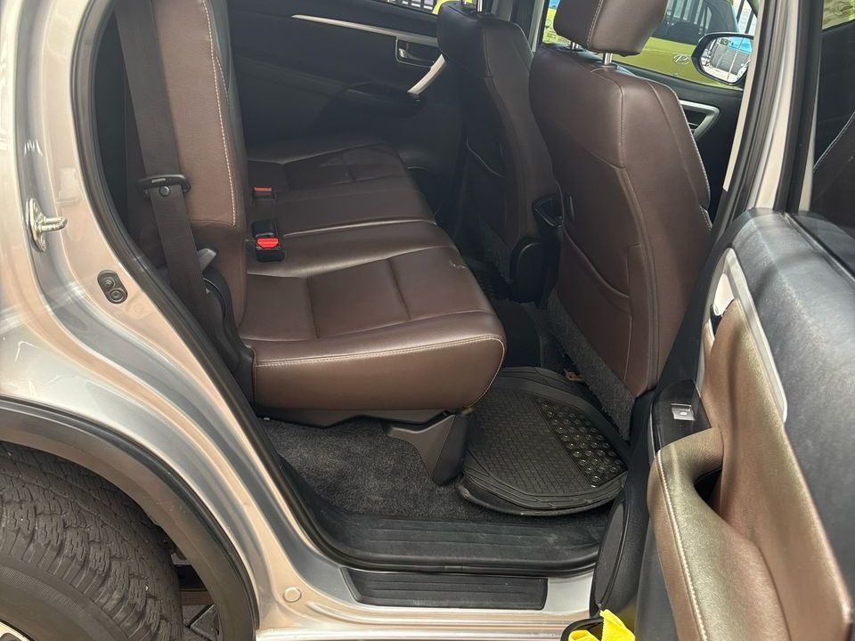 2019 Toyota Fortuner photo 12