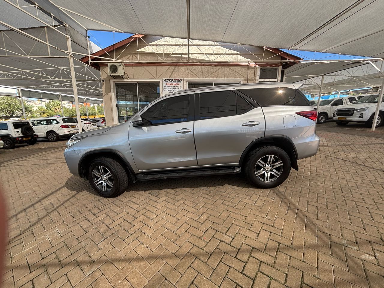 2019 Toyota Fortuner photo 4
