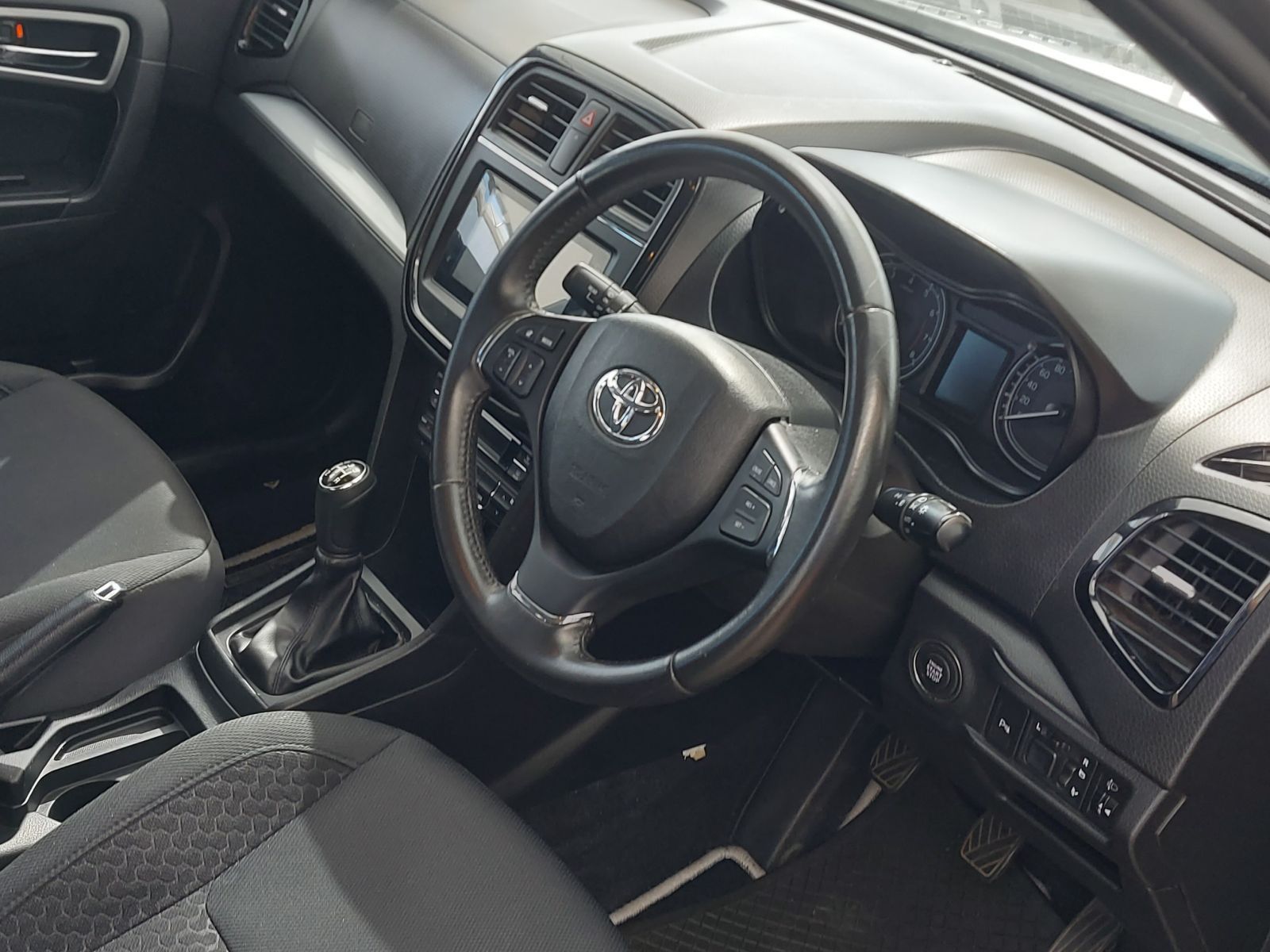 2021 Toyota Urban Cruiser photo 11