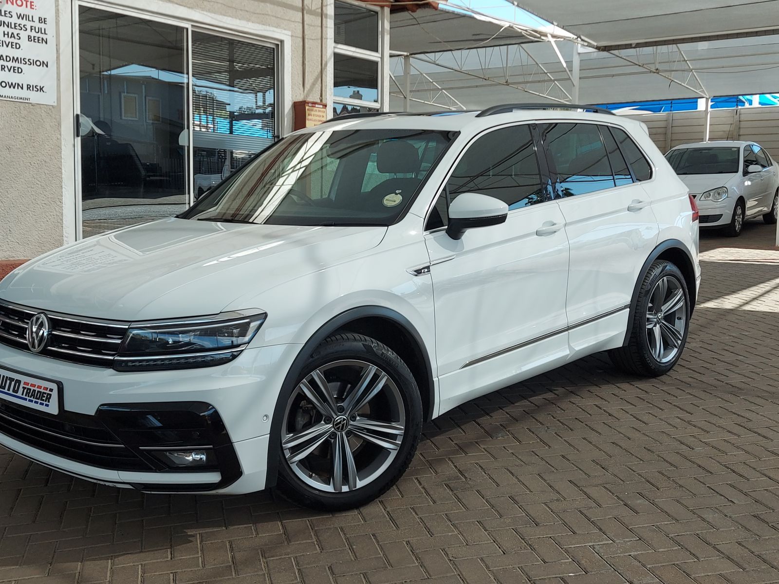2021 Volkswagen Tiguan photo 1