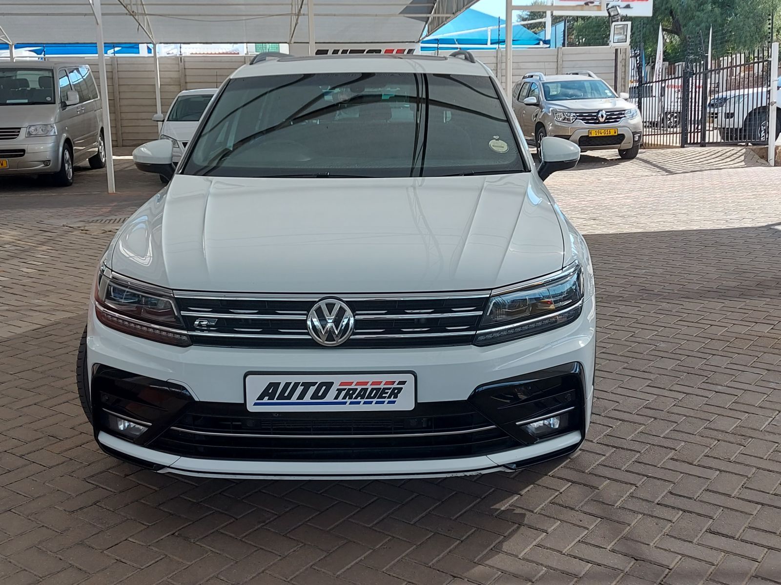 2021 Volkswagen Tiguan photo 2