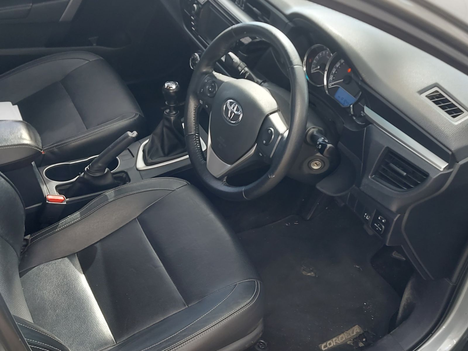 2014 Toyota Corolla photo 11