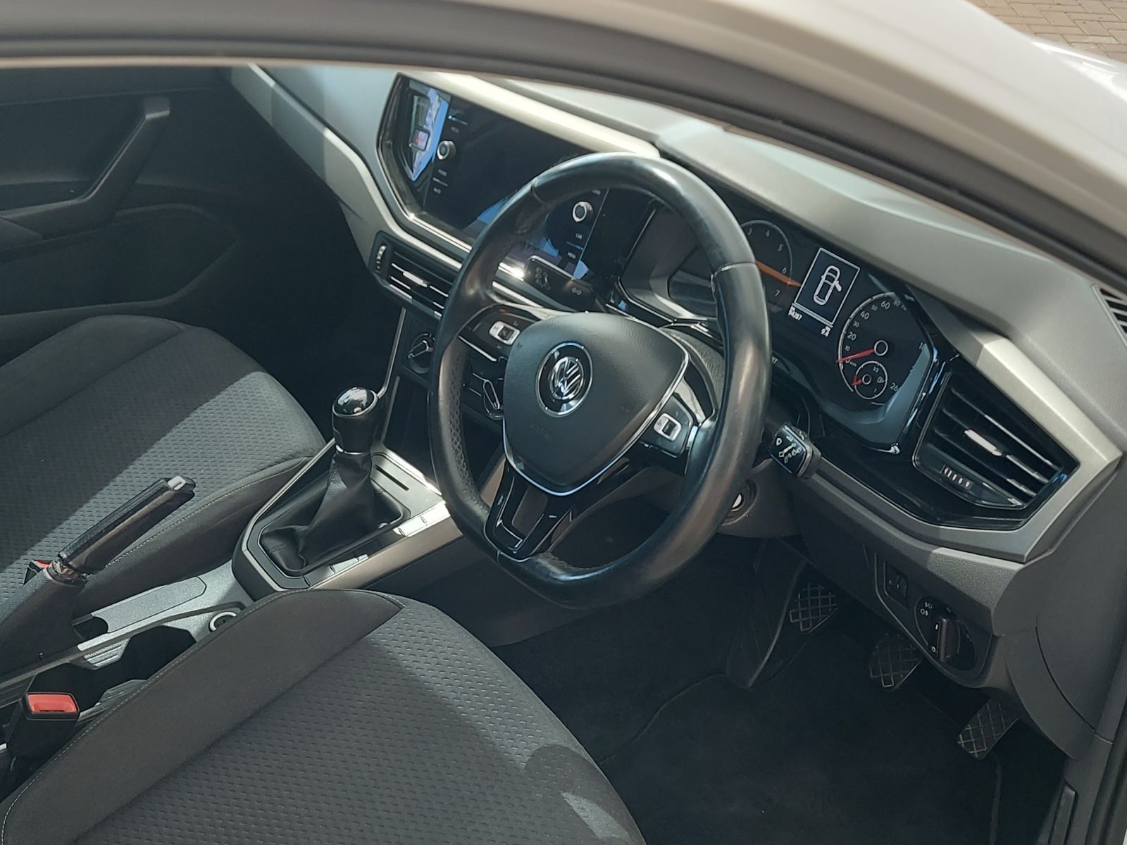 2018 Volkswagen Polo photo 11