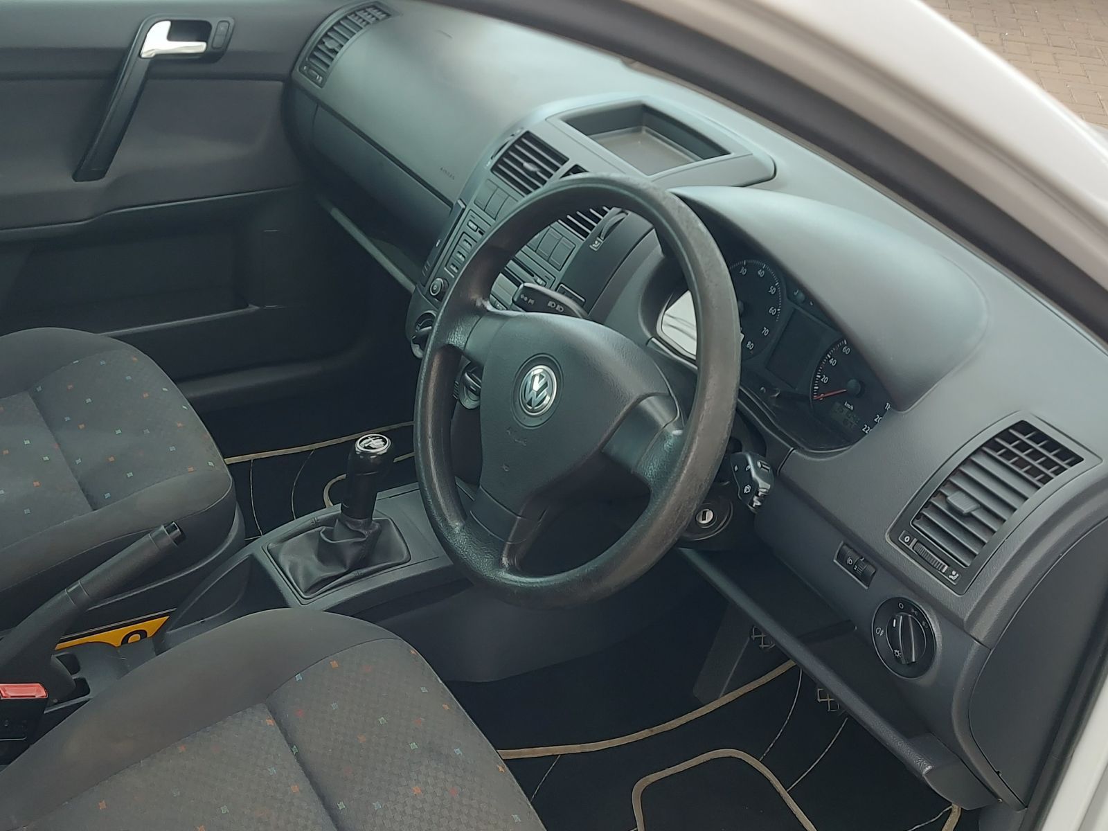 2009 Volkswagen Polo photo 11