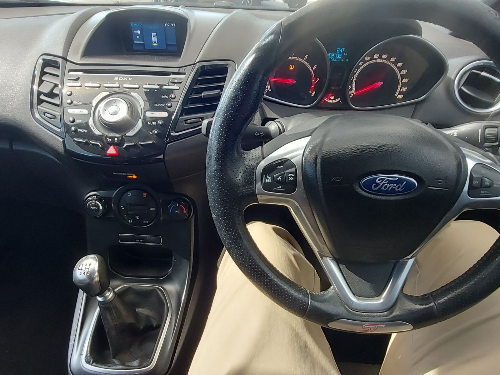 2014 Ford Fiesta photo 10