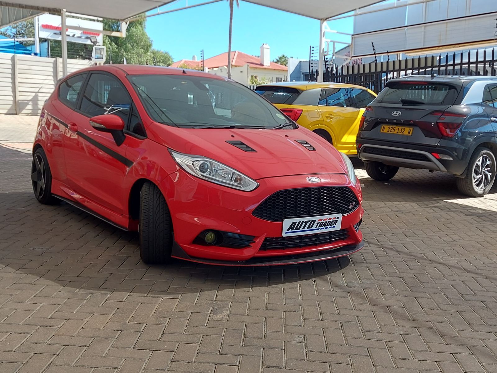 2014 Ford Fiesta photo 3