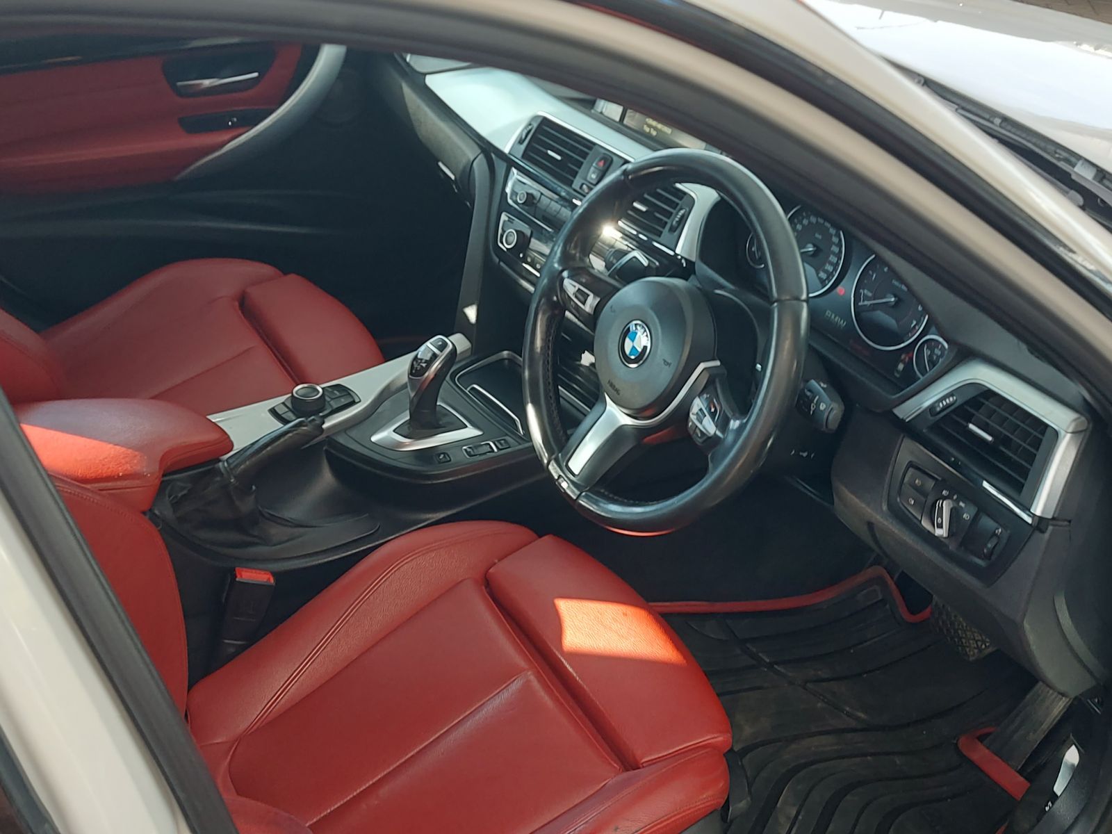 2015 BMW 3 Series photo 11