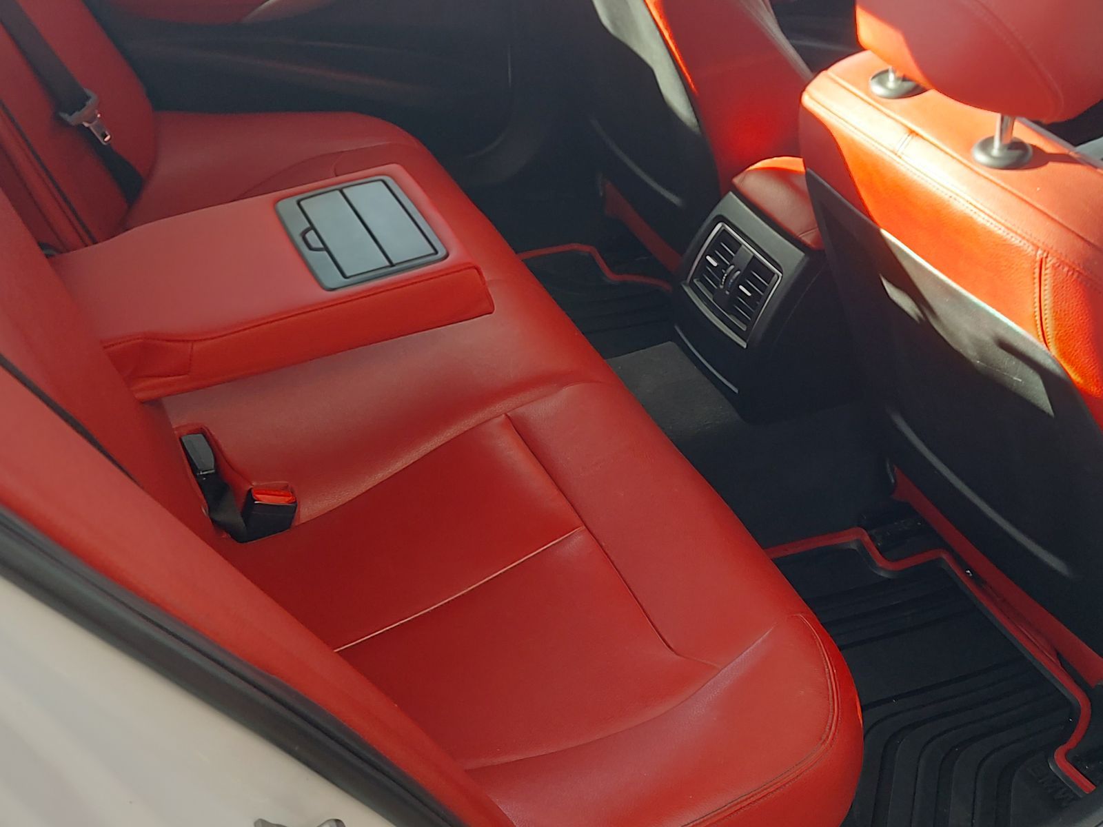 2015 BMW 3 Series photo 12