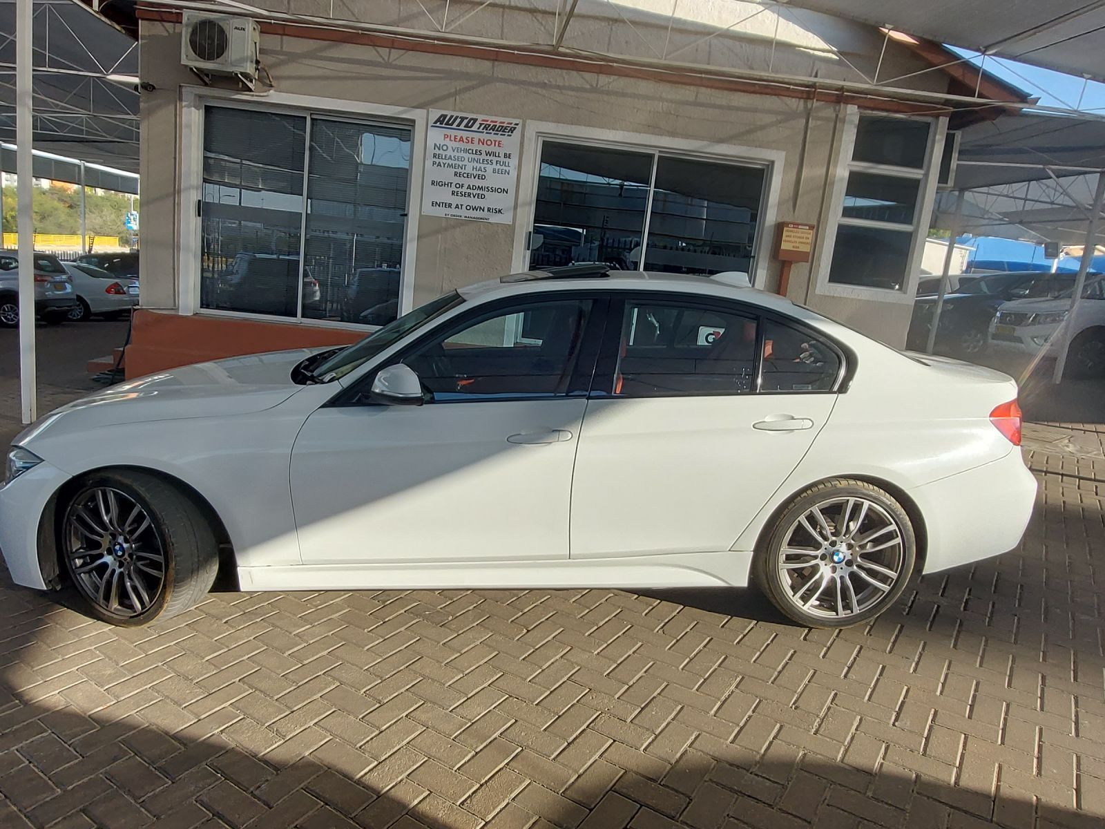 2015 BMW 3 Series photo 4