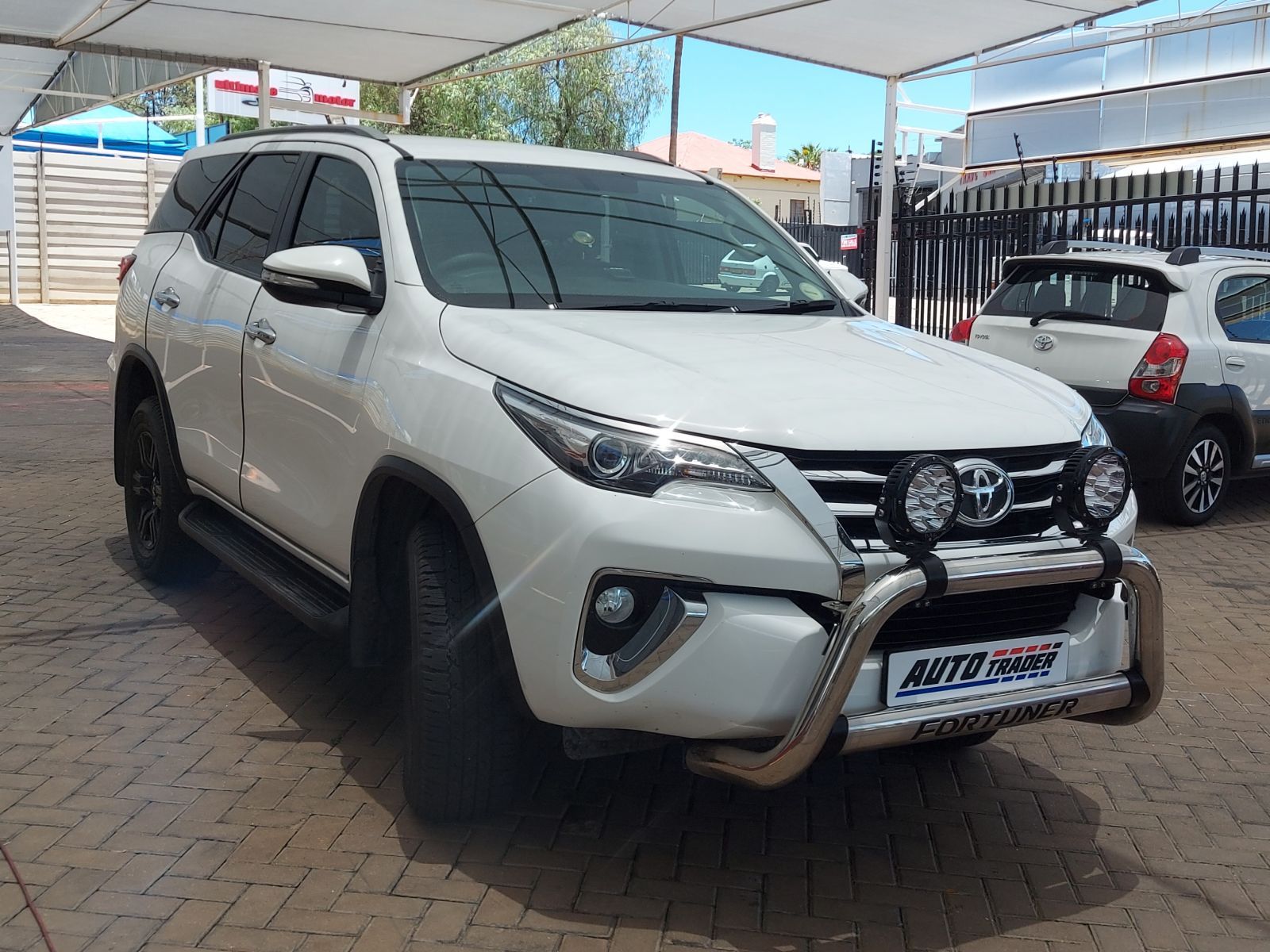 2016 Toyota Fortuner photo 3
