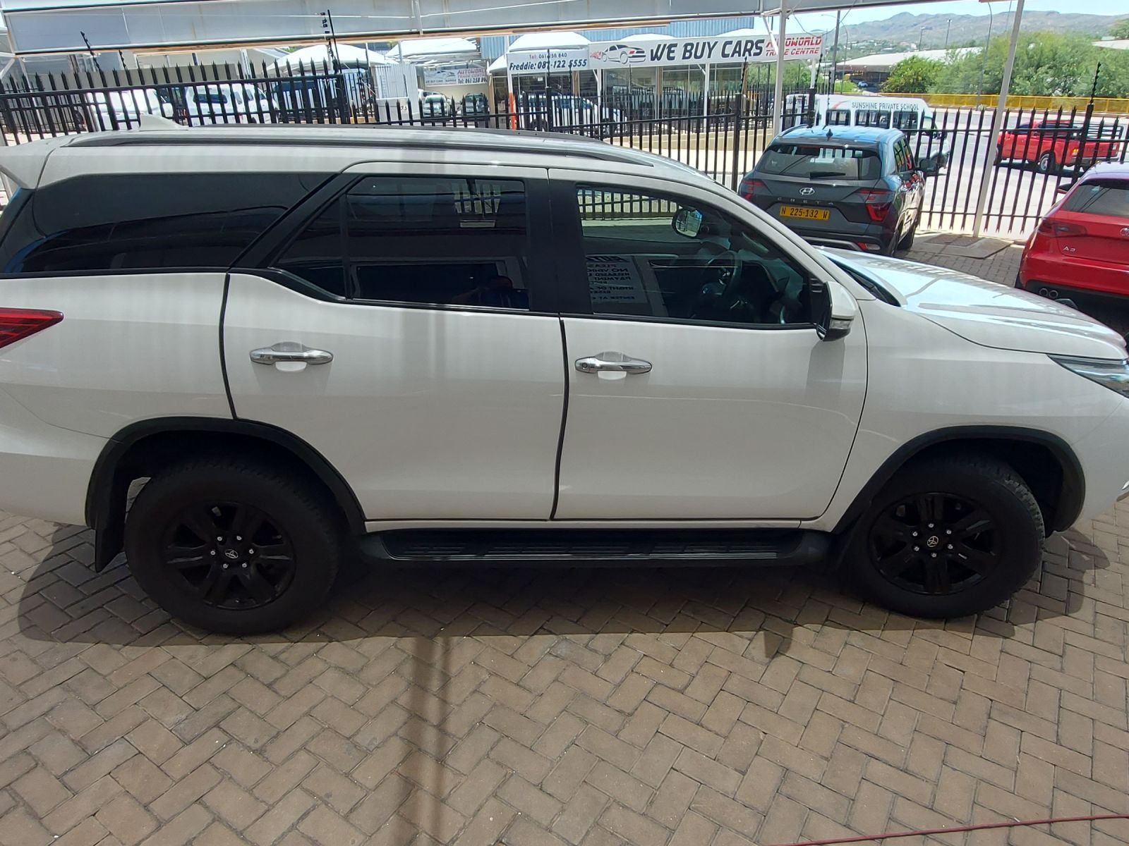 2016 Toyota Fortuner photo 8