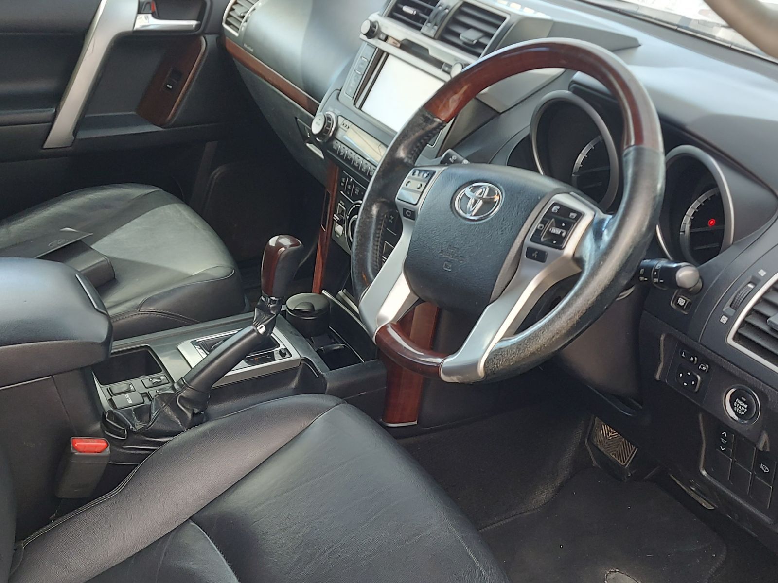 2014 Toyota Prado photo 11
