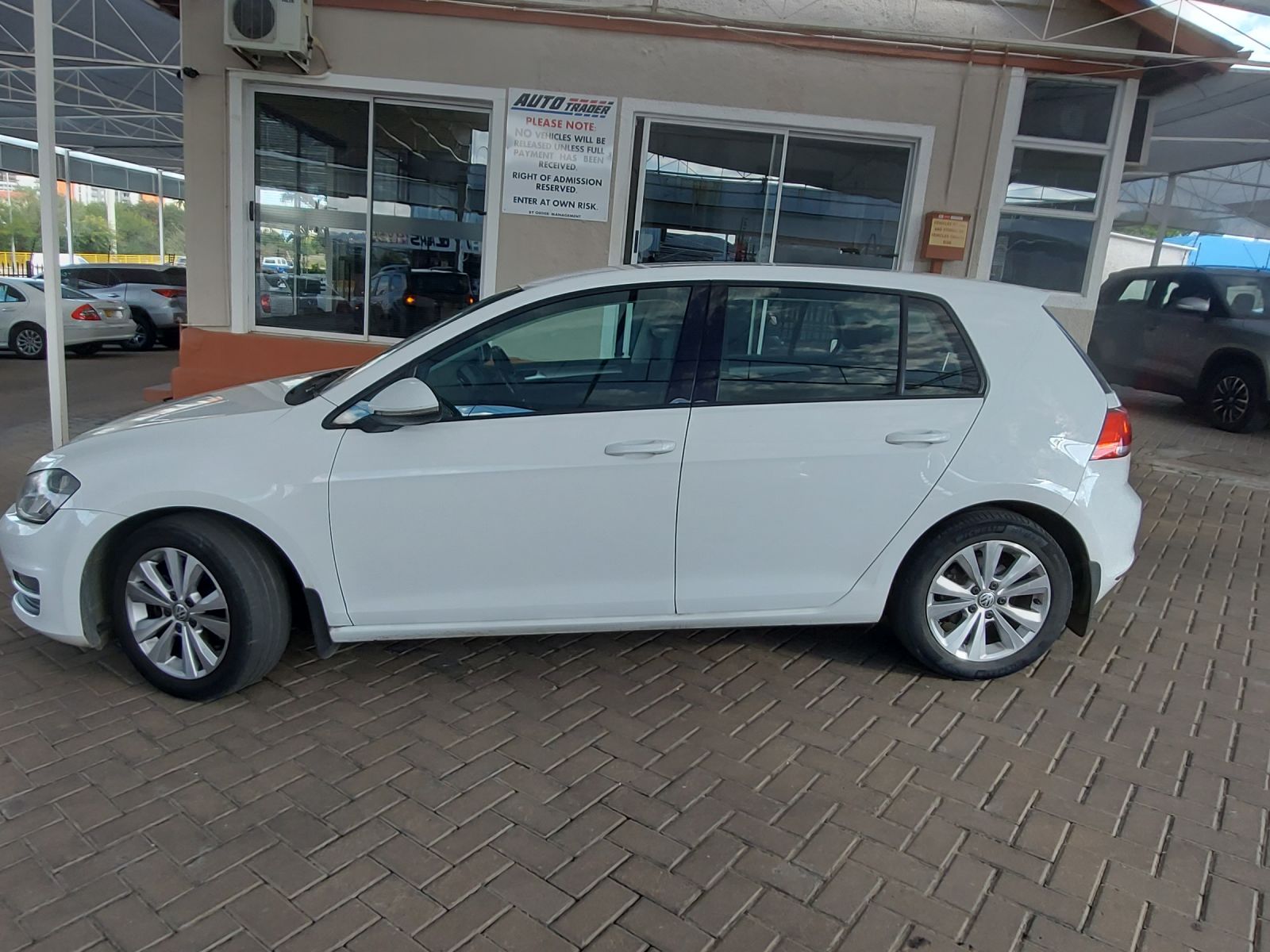 2013 Volkswagen Golf photo 4