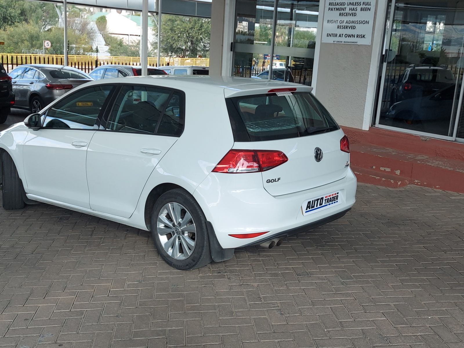 2013 Volkswagen Golf photo 5