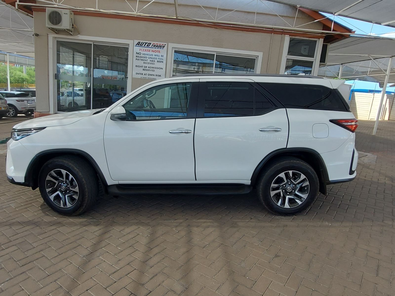2023 Toyota Fortuner photo 4