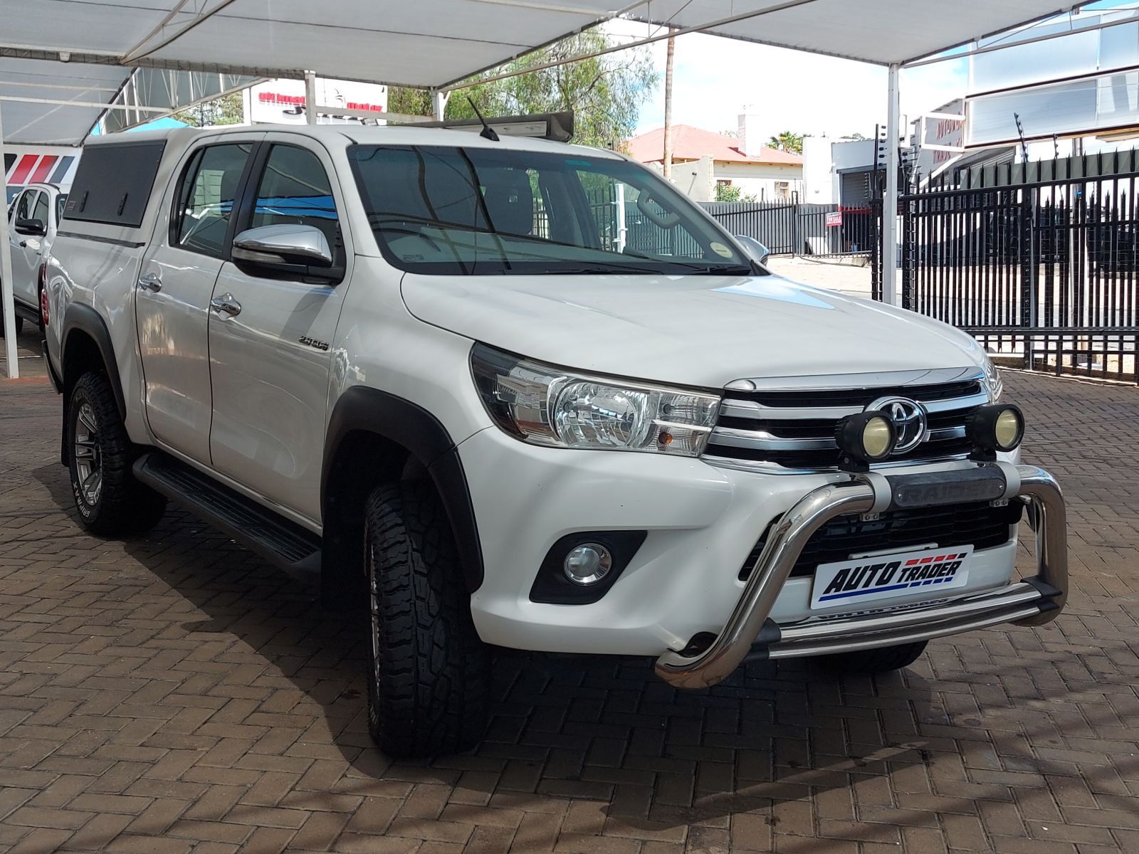 2016 Toyota Hilux photo 3