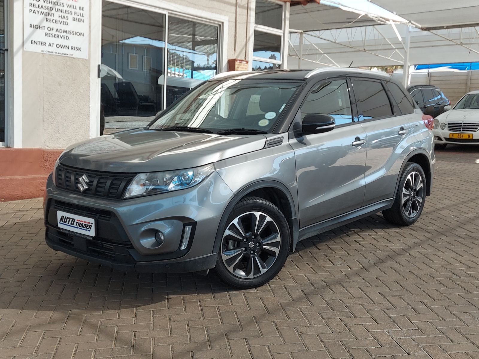 2020 Suzuki Vitara photo 1