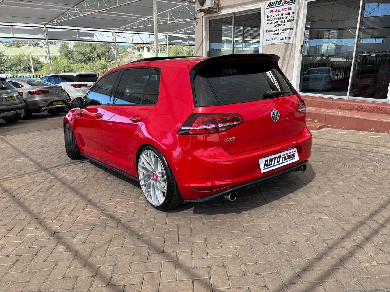 2014 Volkswagen Golf photo 5