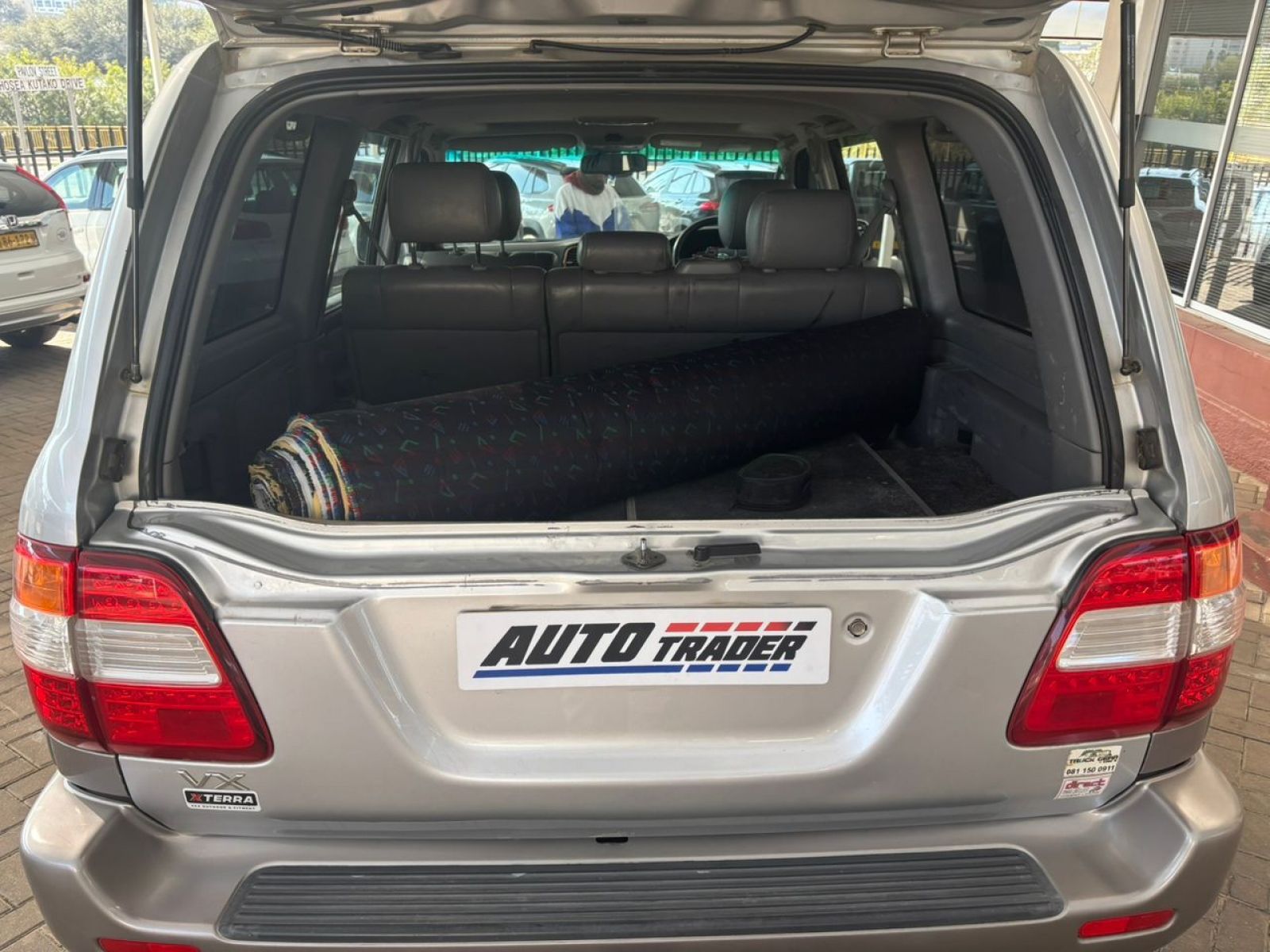 2005 Toyota Land Cruiser photo 13