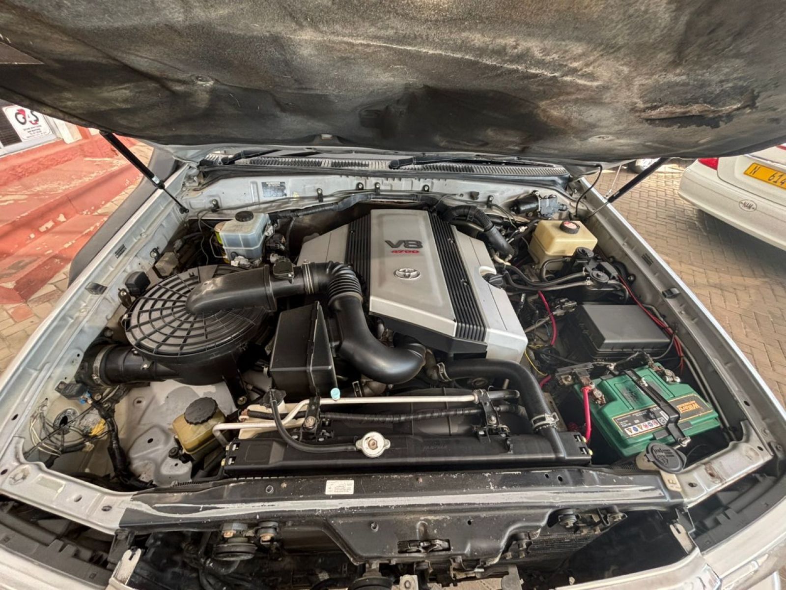 2005 Toyota Land Cruiser photo 15