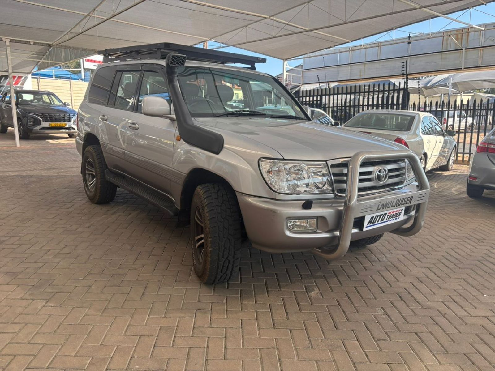 2005 Toyota Land Cruiser photo 3