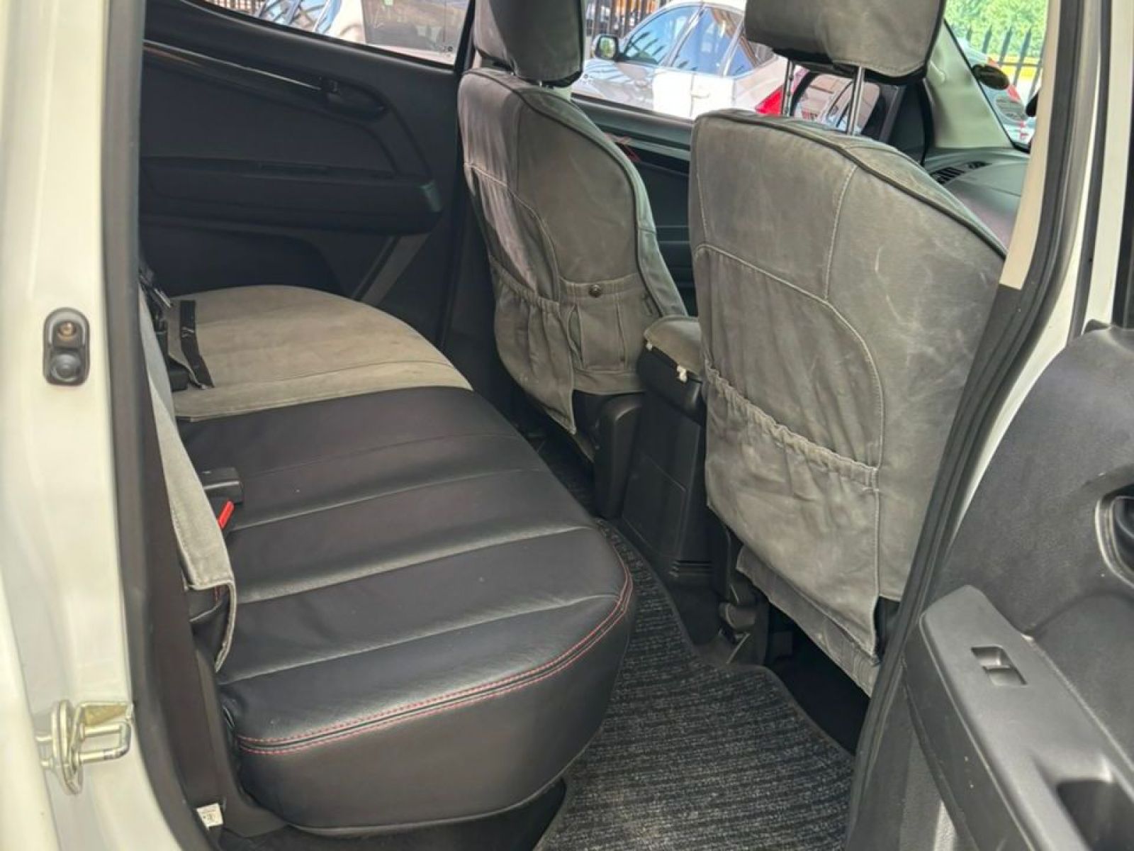 2017 Isuzu KB Series photo 12