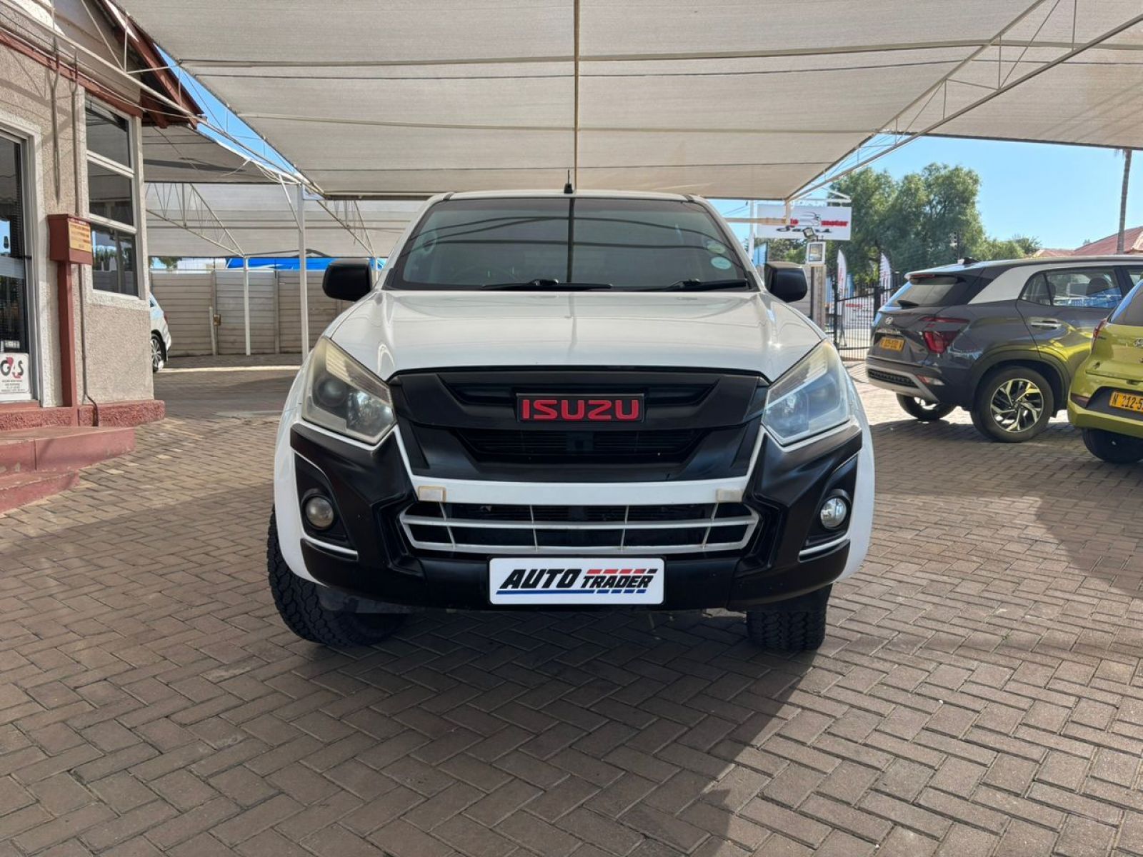2017 Isuzu KB Series photo 2