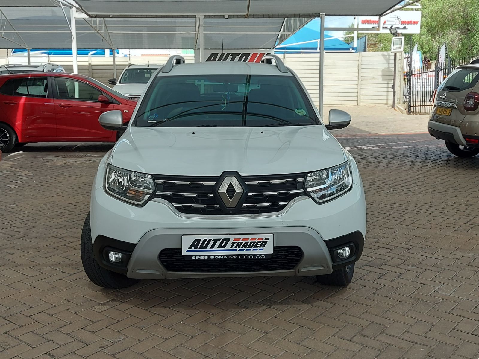 2020 Renault Duster photo 2