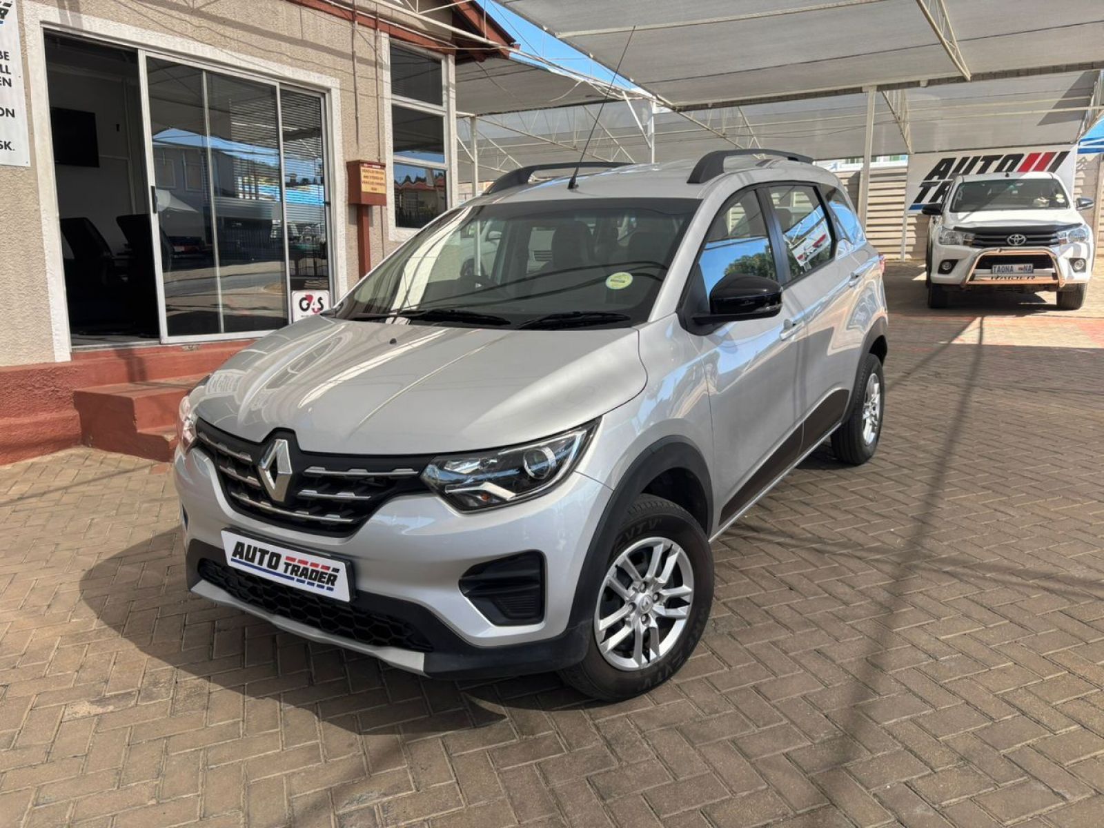 2022 Renault Triber photo 1