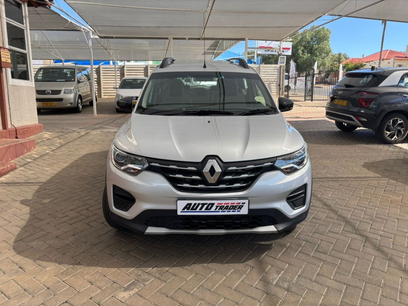 2022 Renault Triber photo 2