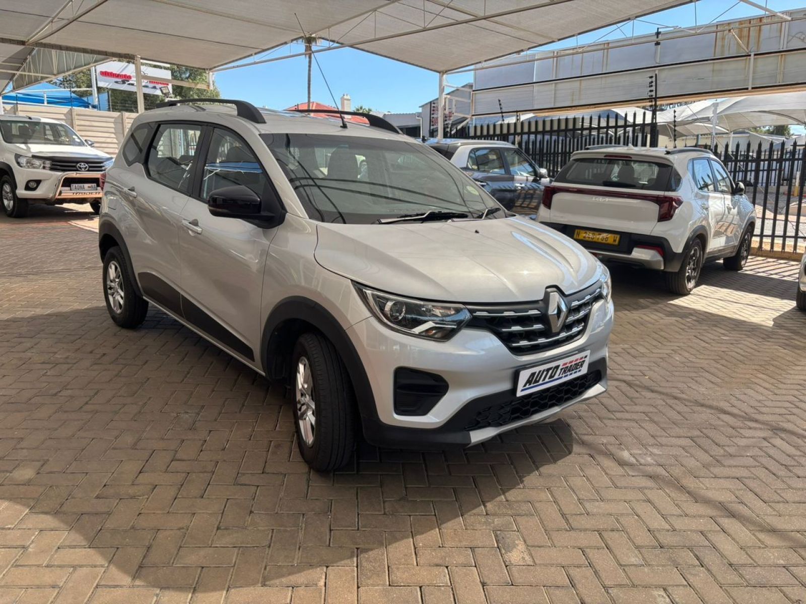 2022 Renault Triber photo 3