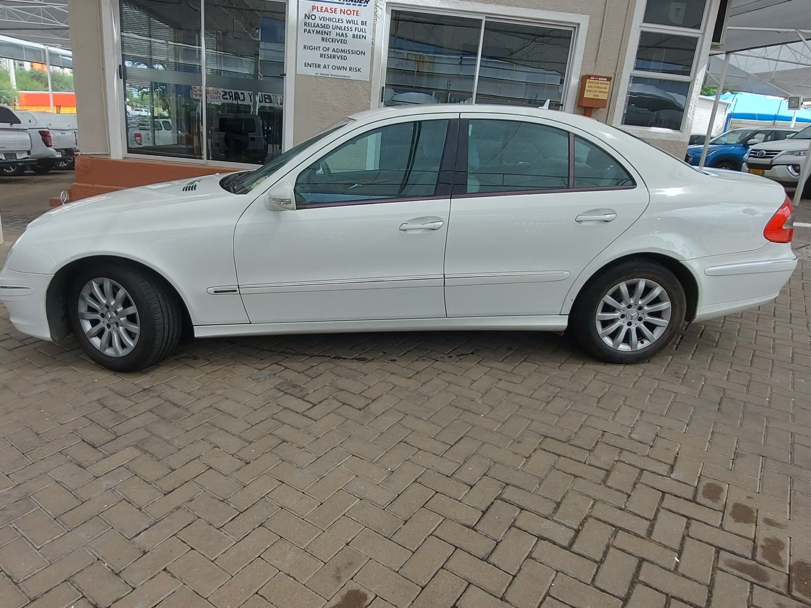 2007 Mercedes-Benz E Class photo 4