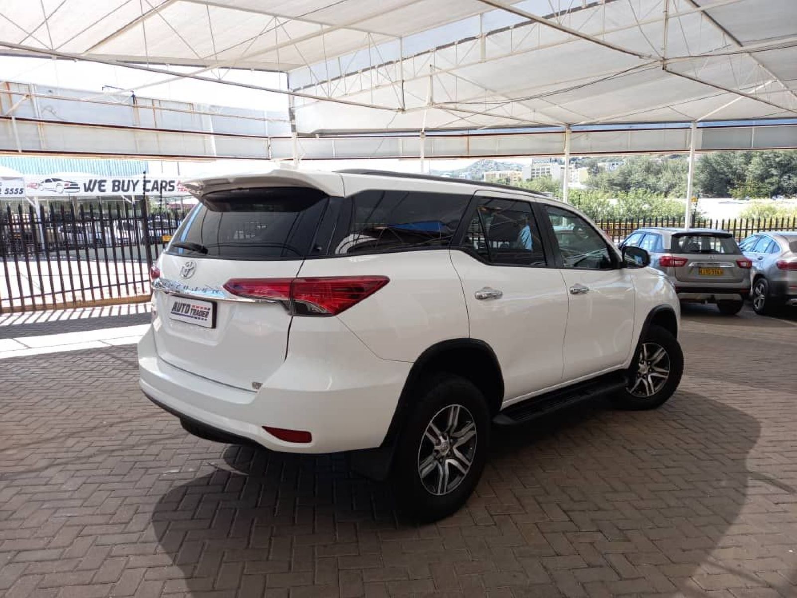 2018 Toyota Fortuner photo 7