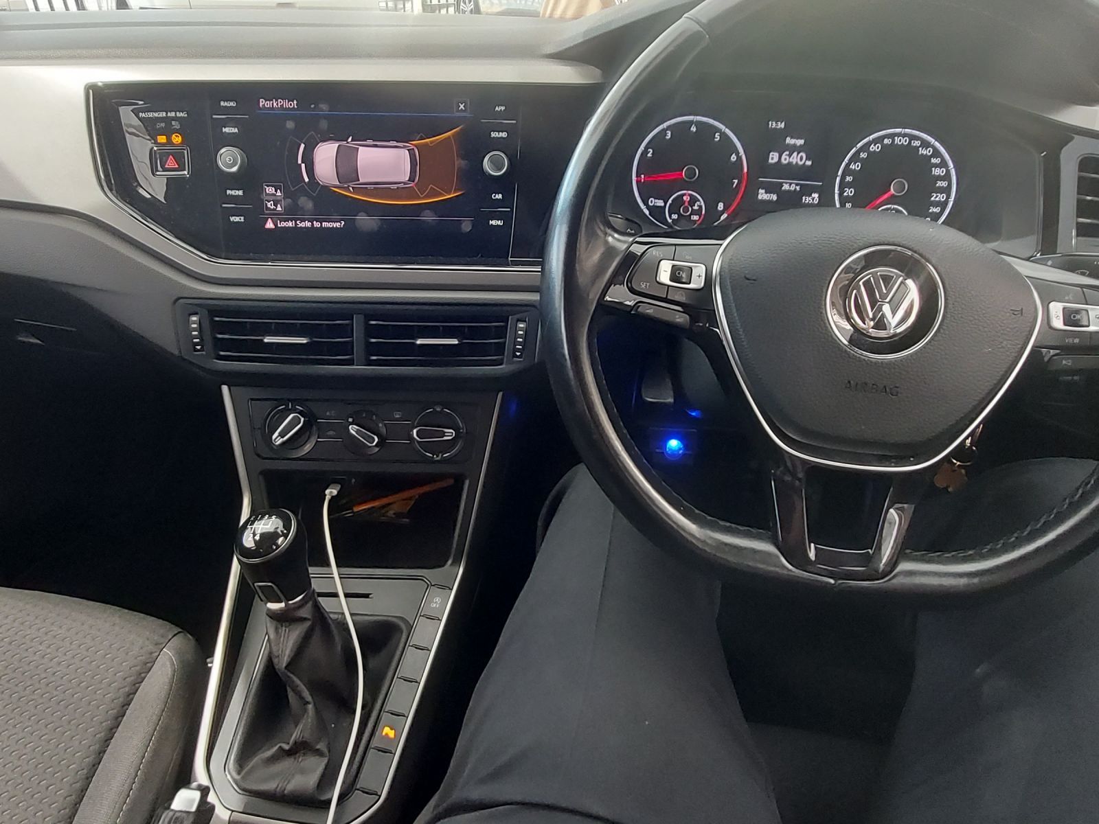 2018 Volkswagen Polo photo 10