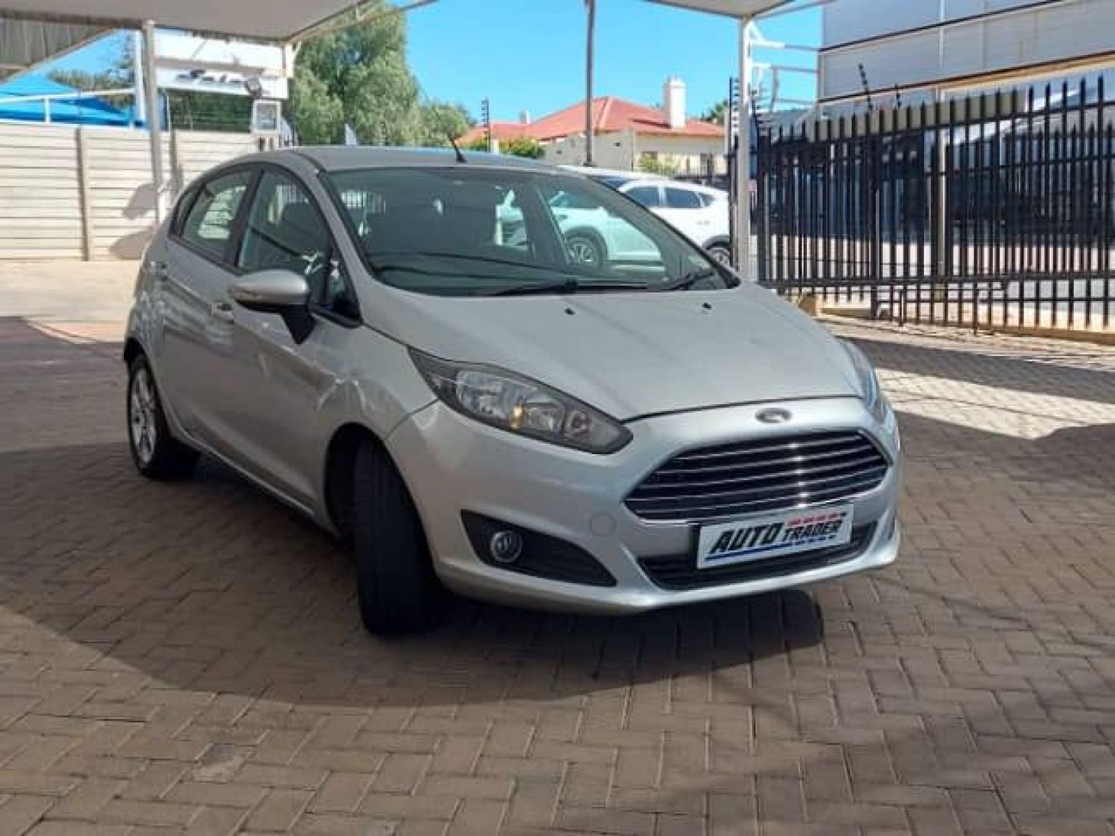 2015 Ford Fiesta photo 3