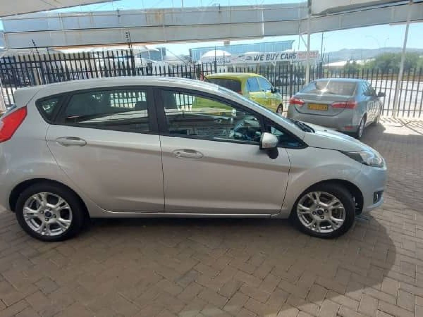 2015 Ford Fiesta photo 8