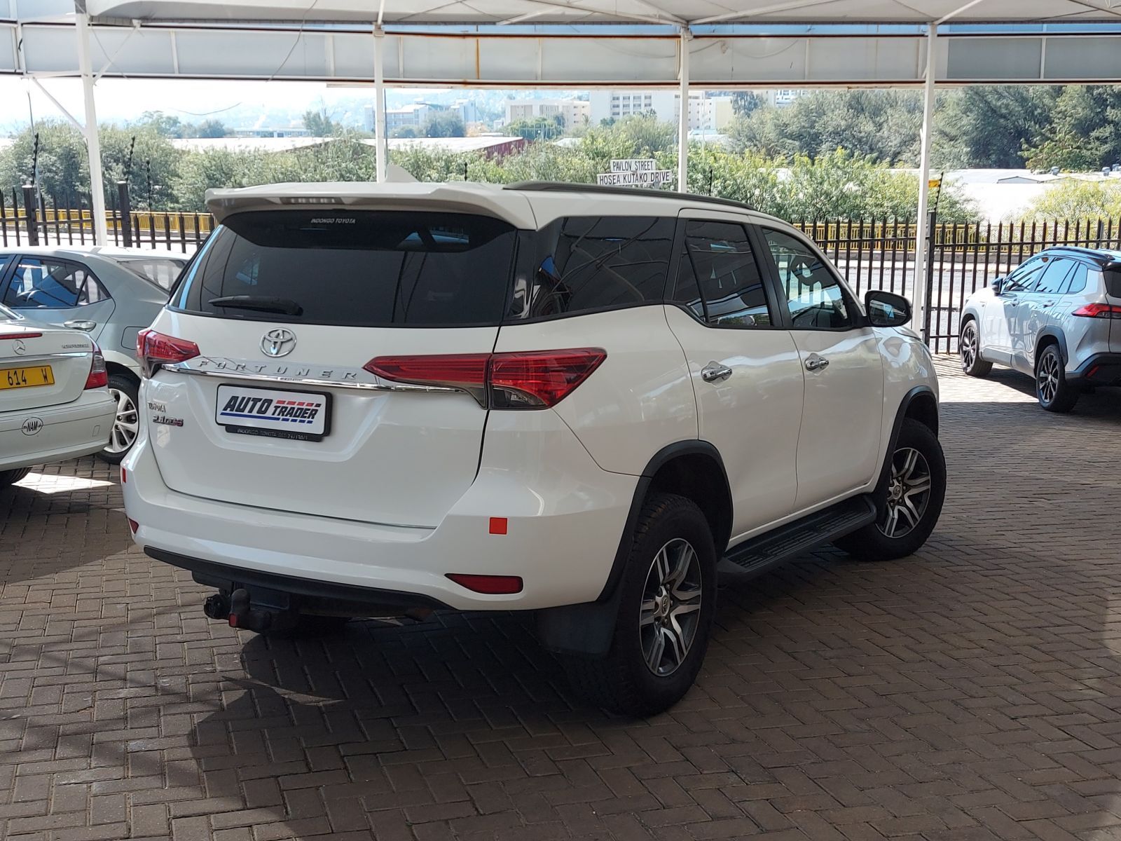 2016 Toyota Fortuner photo 7