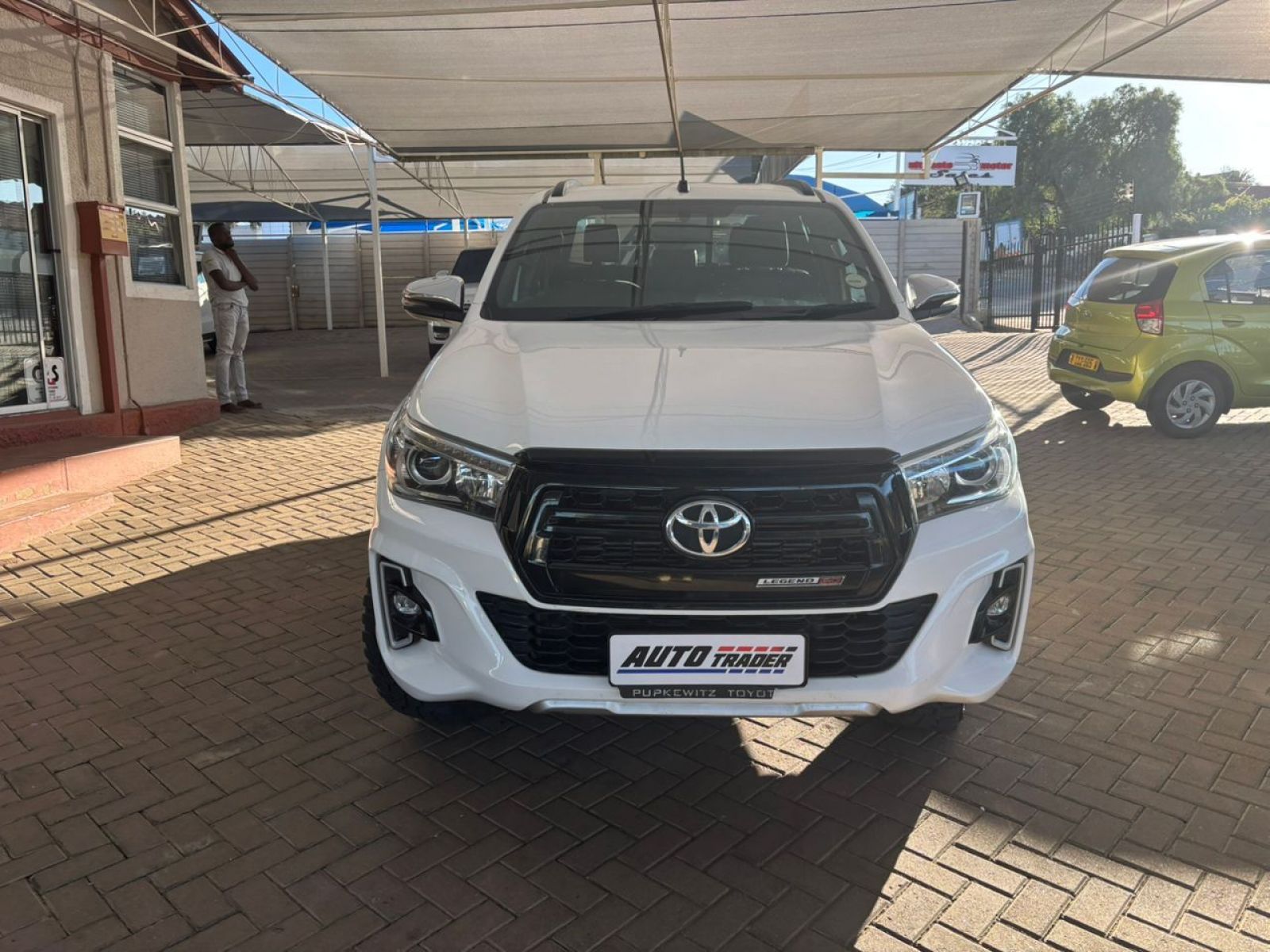 2020 Toyota Hilux photo 2