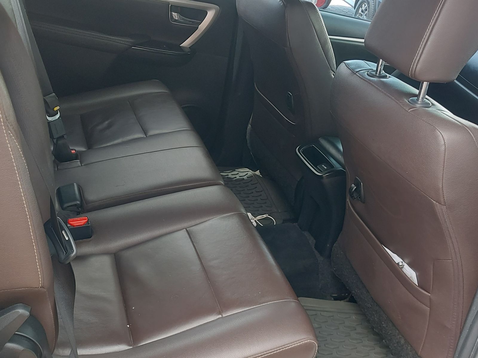2018 Toyota Fortuner photo 12