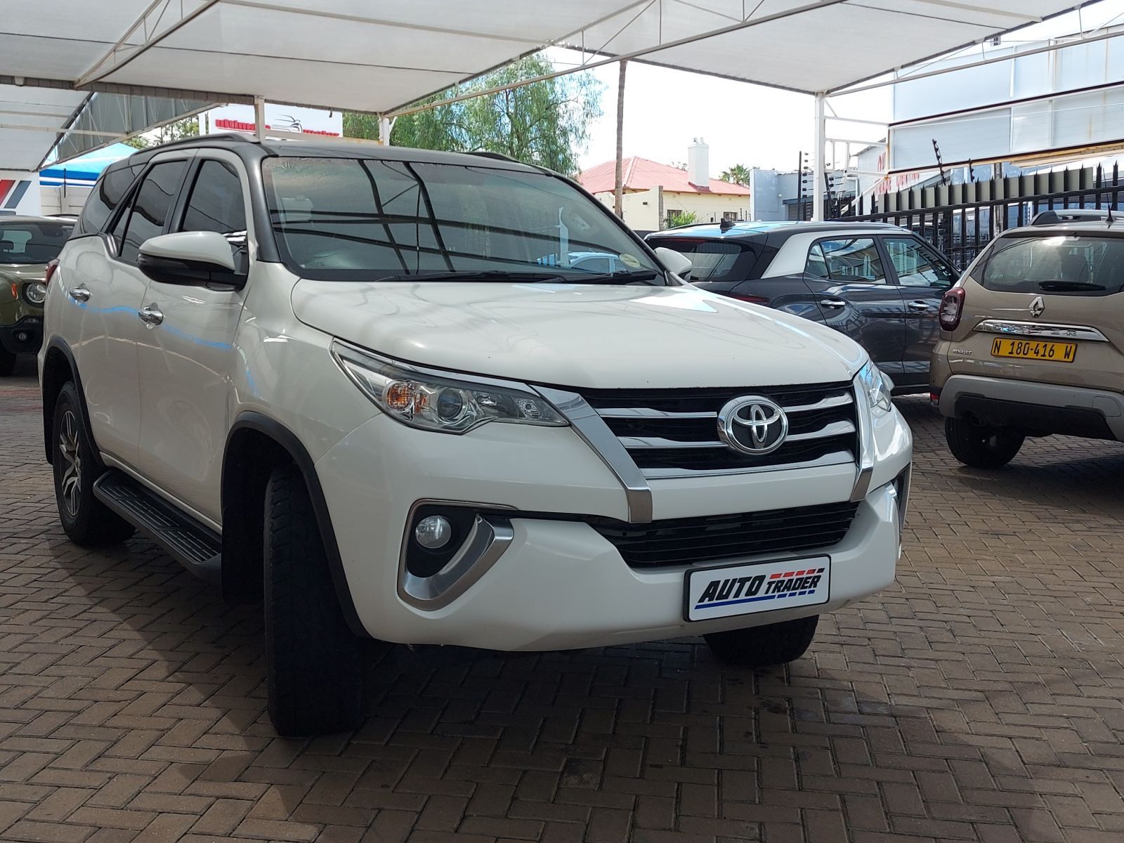 2018 Toyota Fortuner photo 3