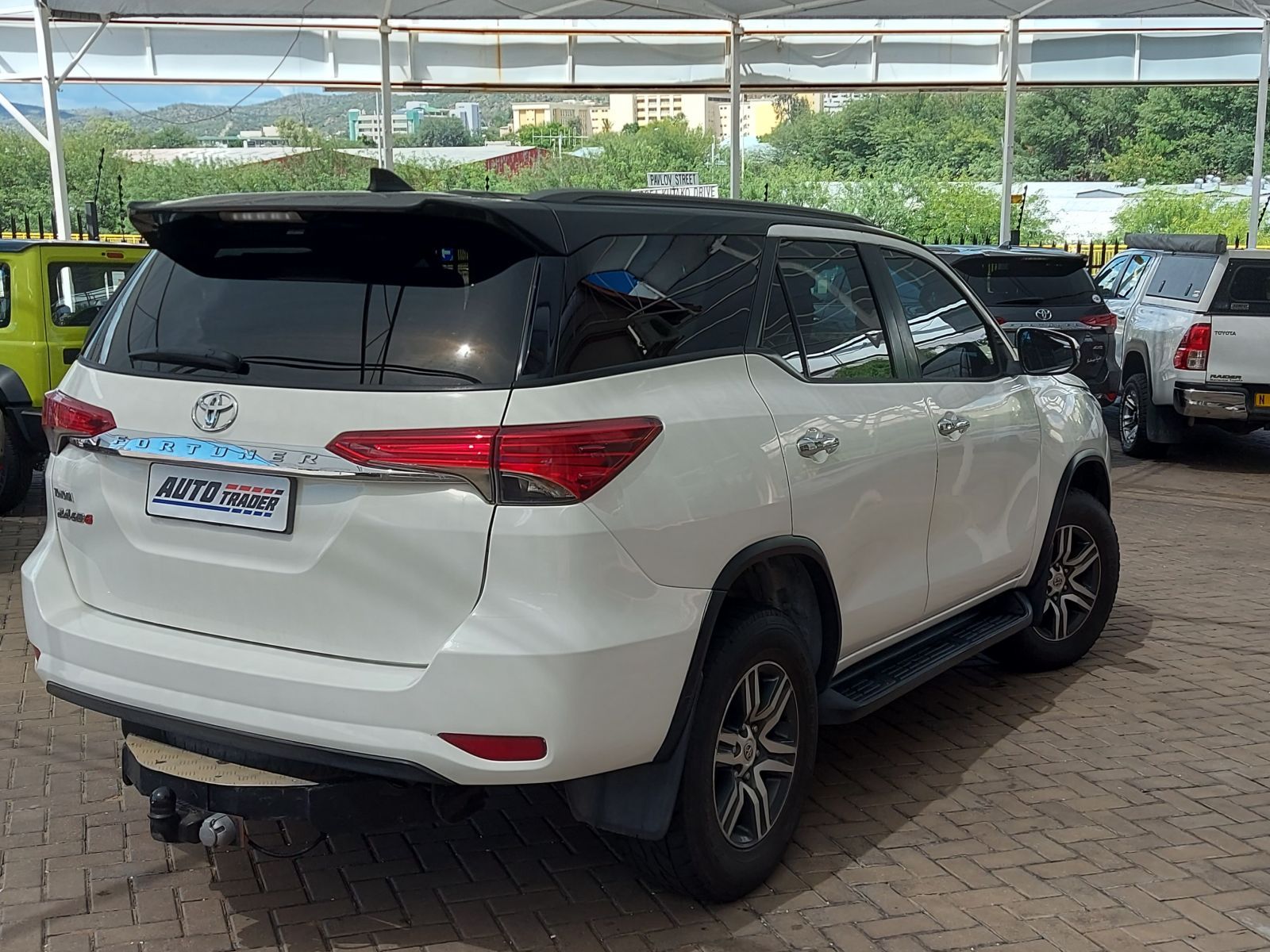 2018 Toyota Fortuner photo 7