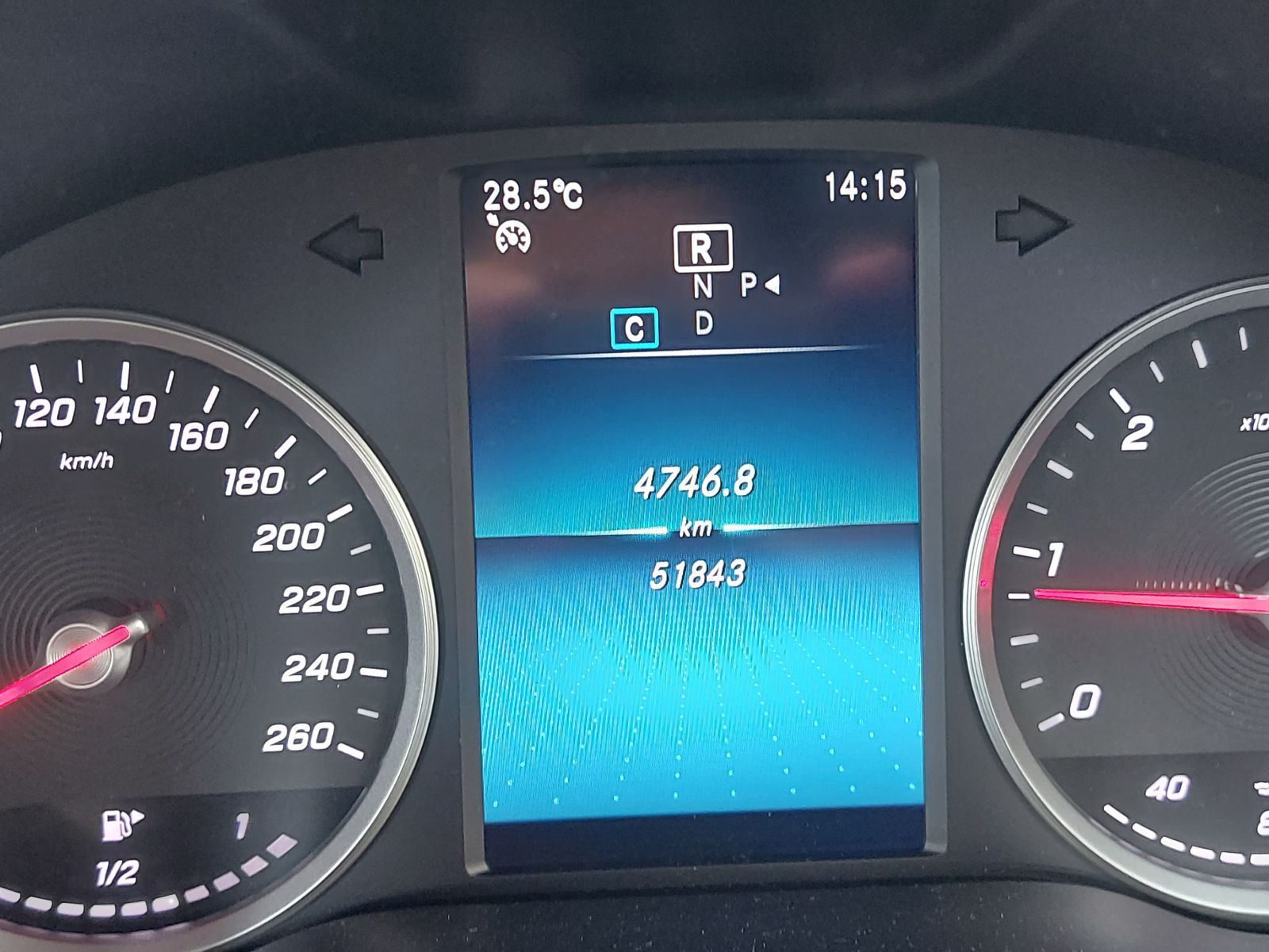 2021 Mercedes-Benz GLC photo 9