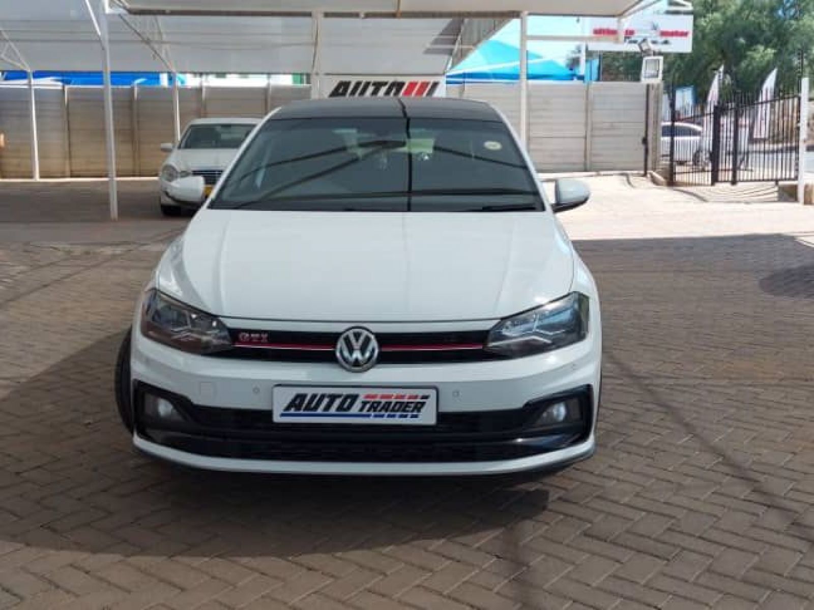 2020 Volkswagen Polo photo 2