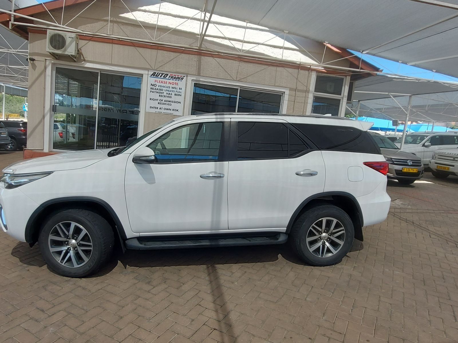 2017 Toyota Fortuner photo 4