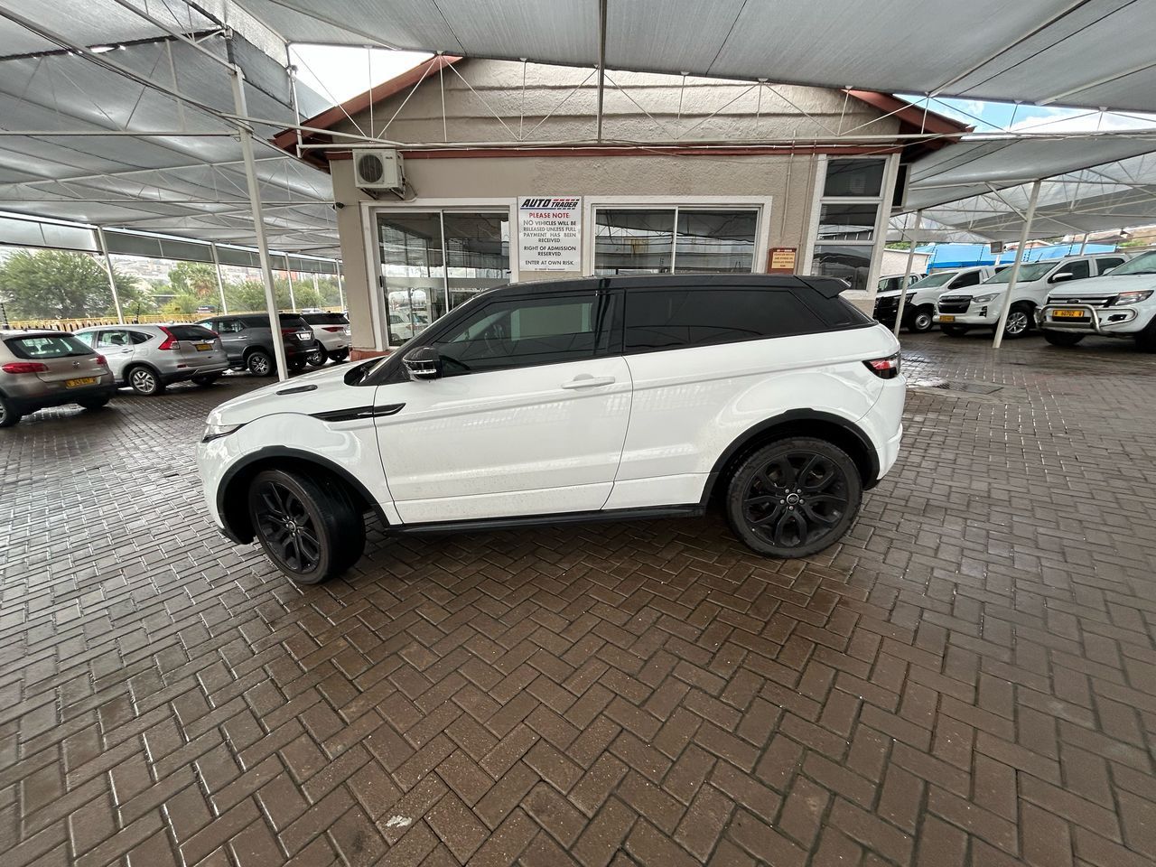 2014 Land Rover Range Rover photo 4