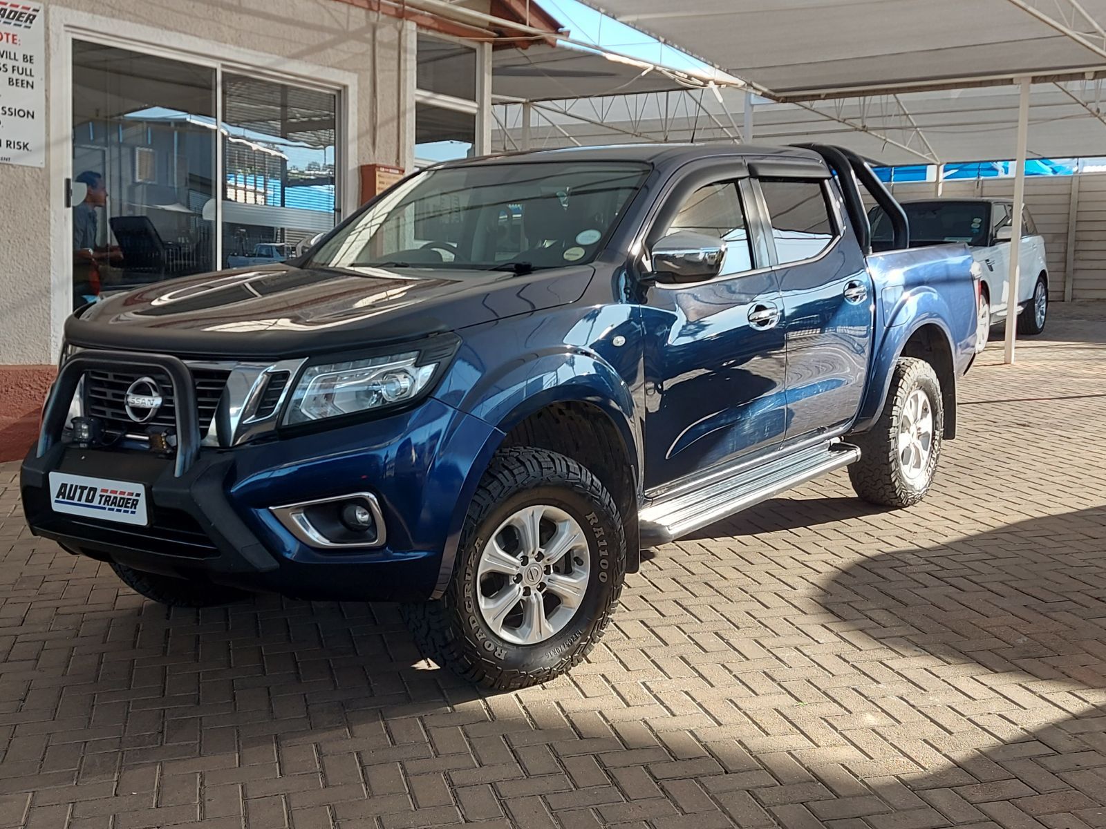 2017 Nissan Navara photo 1