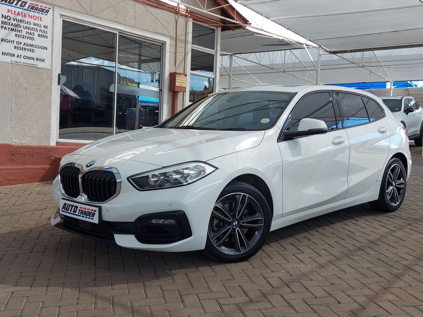 2020 BMW 1 Series photo 1