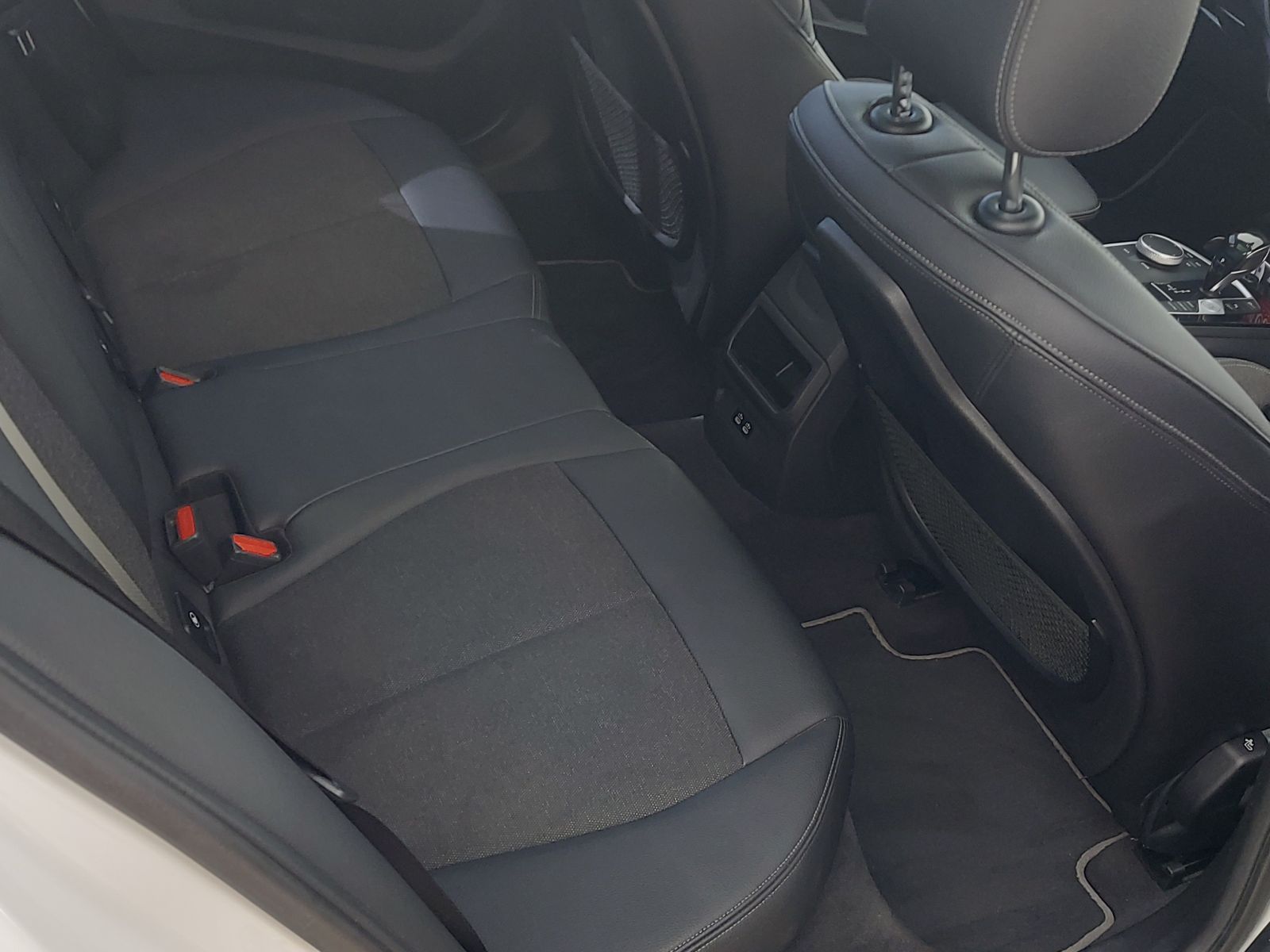 2020 BMW 1 Series photo 12