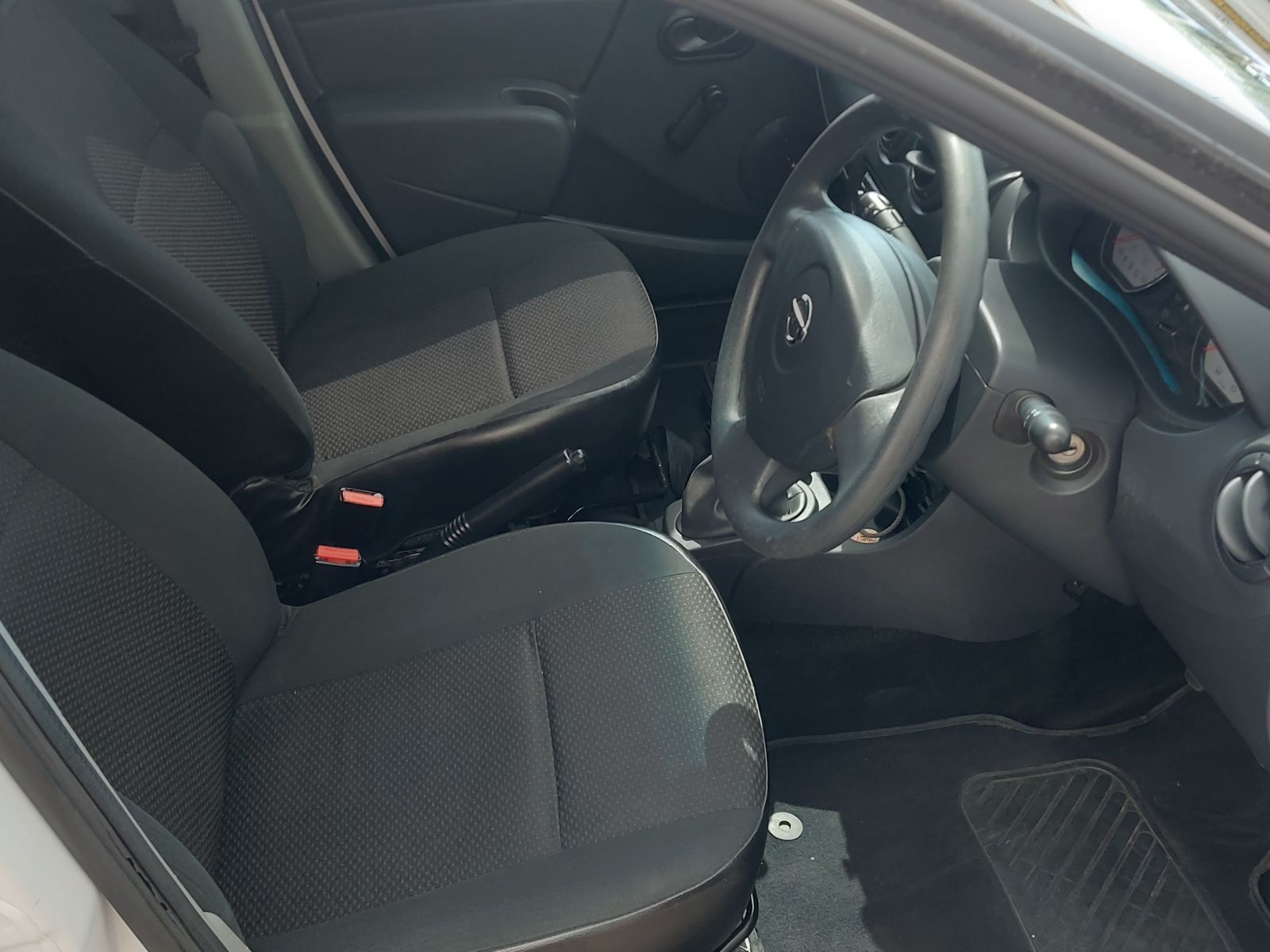 2019 Nissan NP200 photo 11